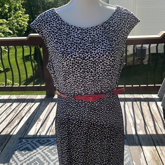 Dressbarn black white swing dress red belt cap sleeves geometric print NWT midi - Picture 5 of 13